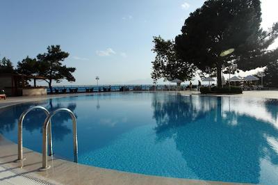 آنتالیا هتل ریزورت اند اسپا اوز هتل