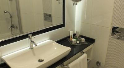 آسرین پارک هتل اند اسپا