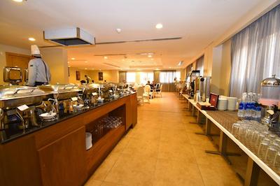 لوتیو سویتز مسقط ممبر آف رادیسون ایندیویجال