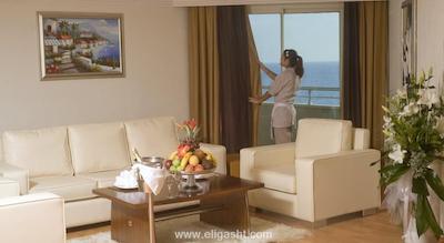 کریستال ادمیرال ریزورت سوئیتس اند اسپا