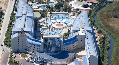 کریستال ادمیرال ریزورت سوئیتس اند اسپا