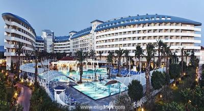 کریستال ادمیرال ریزورت سوئیتس اند اسپا