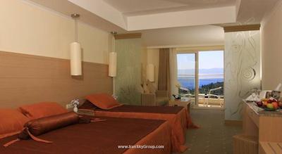 اوتیوم سی لایت ریزورت هتل