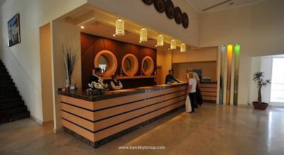 اوتیوم سی لایت ریزورت هتل