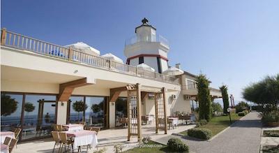 اوتیوم سی لایت ریزورت هتل