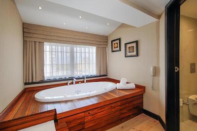 لیماک لارا دلوکس هتل اند ریزورت