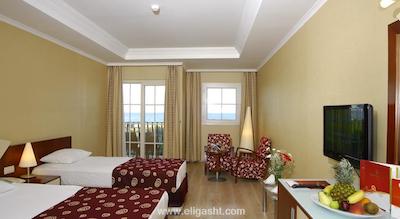 بلک بیچ ریزورت