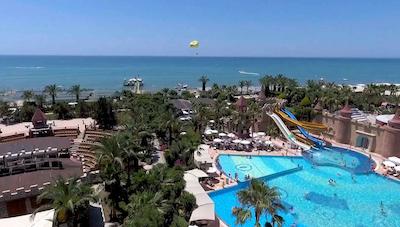 بلک بیچ ریزورت