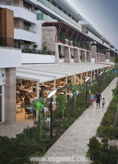 کریستال واترورلد ریزورت اند اسپا