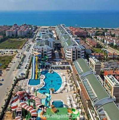 کریستال واترورلد ریزورت اند اسپا