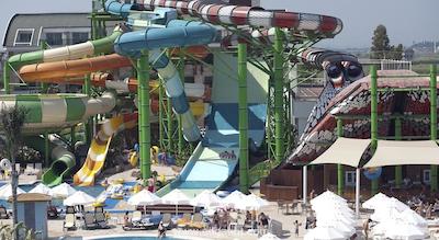 کریستال واترورلد ریزورت اند اسپا