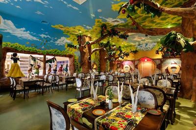 کریستال سان ست لاکچری ریزورت اند اسپا