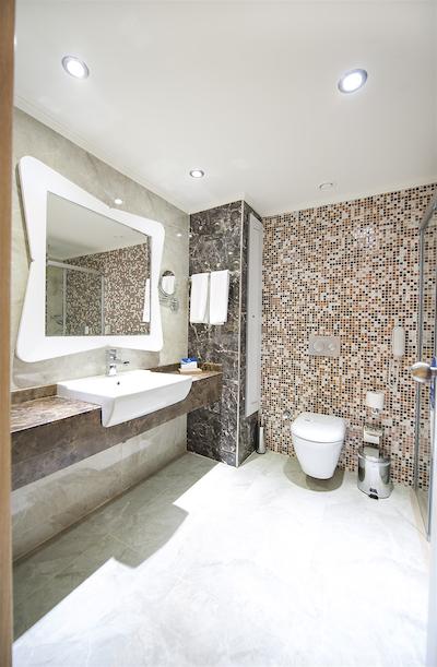 کریستال سان ست لاکچری ریزورت اند اسپا