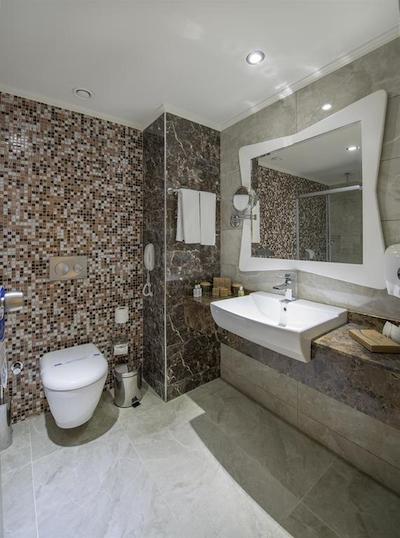 کریستال سان ست لاکچری ریزورت اند اسپا