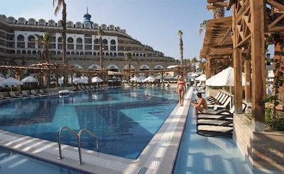 کریستال سان ست لاکچری ریزورت اند اسپا