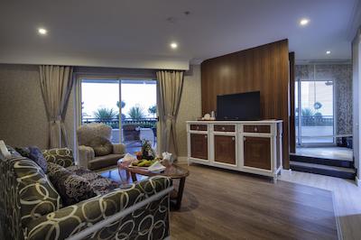 کریستال سان ست لاکچری ریزورت اند اسپا