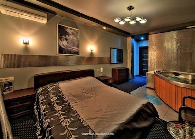 الکس هتل آن دیبنکو