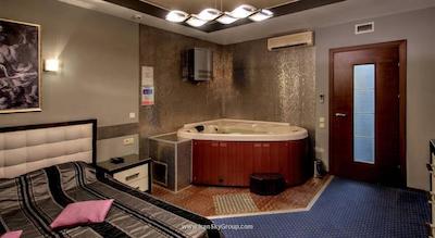 الکس هتل آن دیبنکو