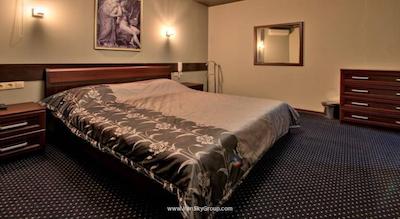 الکس هتل آن دیبنکو