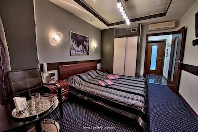 الکس هتل آن دیبنکو