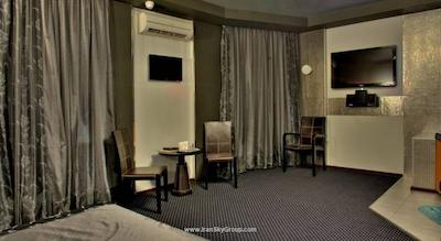 الکس هتل آن دیبنکو