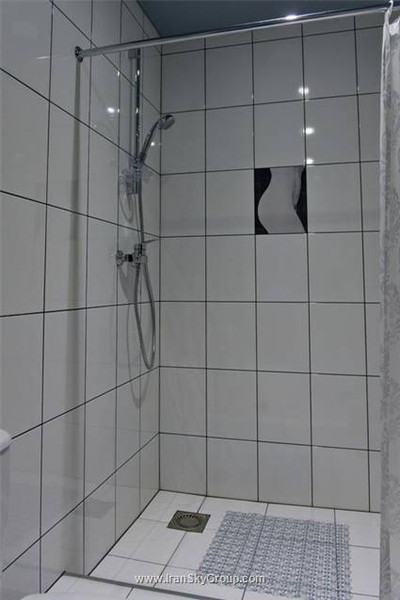 الکس هتل آن دیبنکو