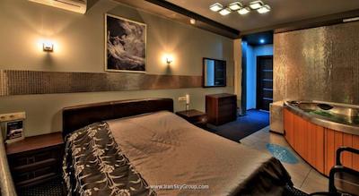 الکس هتل آن دیبنکو