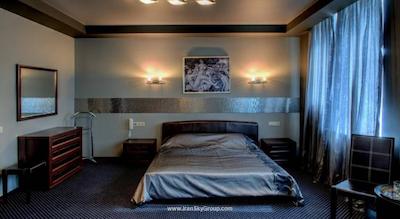 الکس هتل آن دیبنکو