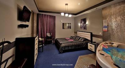 الکس هتل آن دیبنکو