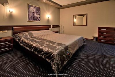 الکس هتل آن دیبنکو