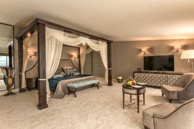 الا کوالیتی ریزورت بلک