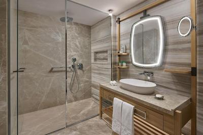 گلوریا سرنیتی ریزورت