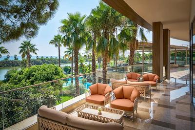 گلوریا سرنیتی ریزورت