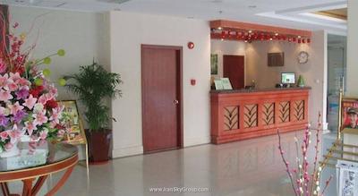 گرین تری این شانگهای هانگ کائو ایرپورت اپارتمنت هتل