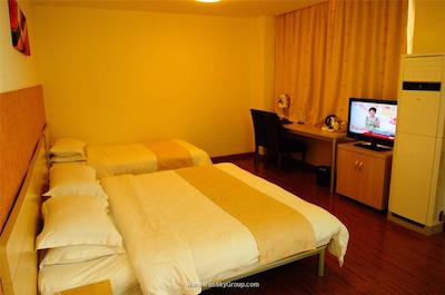 جوی فول هتل پودونگ ایرپورت وانشیا