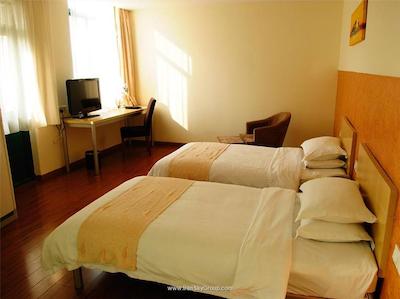 جوی فول هتل پودونگ ایرپورت وانشیا