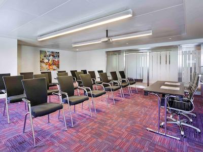 ایبیس استایل شارجه