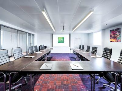 ایبیس استایل شارجه