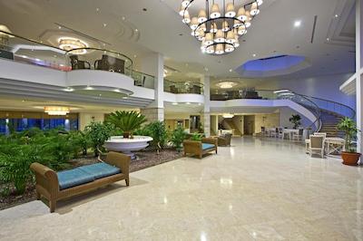 ماجستی میراژ پارک ریزورت