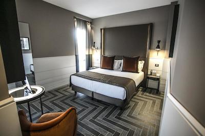 تاه تریبون هتل