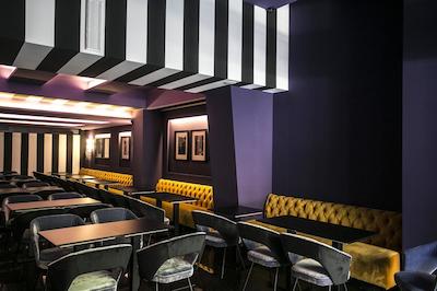 تاه تریبون هتل