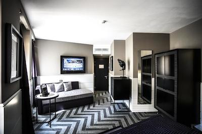 تاه تریبون هتل