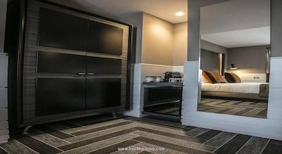 تاه تریبون هتل