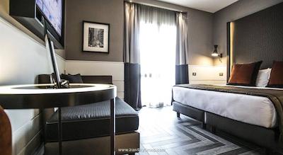 تاه تریبون هتل