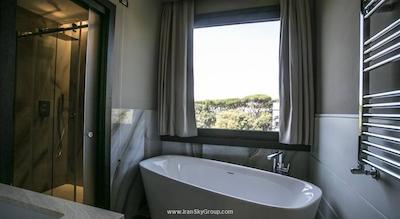 تاه تریبون هتل