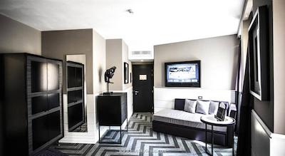 تاه تریبون هتل