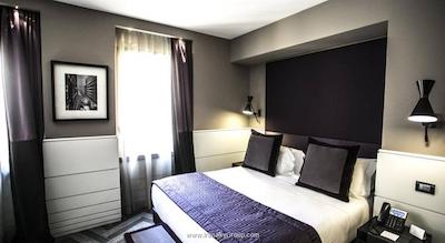 تاه تریبون هتل