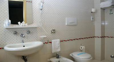 کسا ترا نوعی