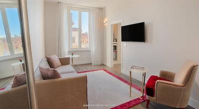 نه‌ کالکشن پلززو کینقوکنتو