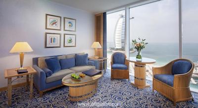 لوسیدا بیچ هتل